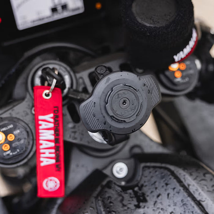 QUAD LOCK Motorcycle - USB Waterproof Wireless Charging Head