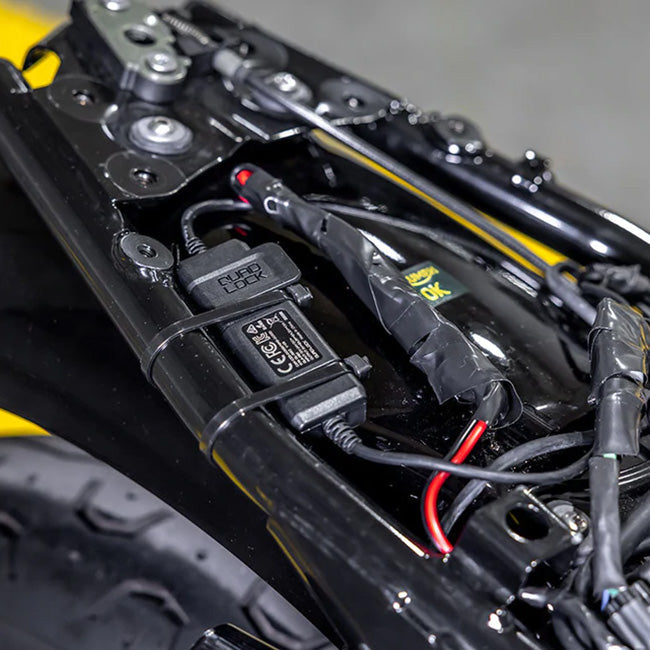**QUAD LOCK Motorcycle - Waterproof 12v to USB Smart Adaptor