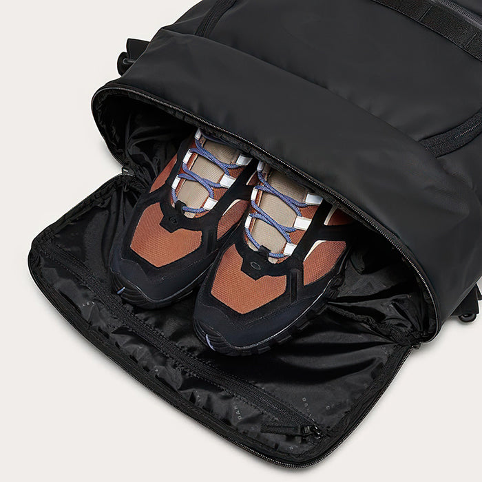 Oakley Rove Convertible Backpack 40L