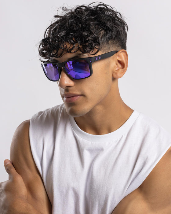 OAKLEY Holbrook Sunglasses - Matte Black w PRIZM Violet